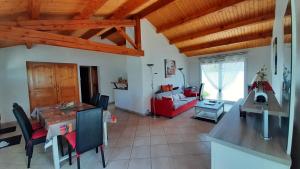 Maison de ville au calme, de plain pied, 2 chambres