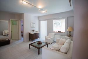 Loutraki home near the beach