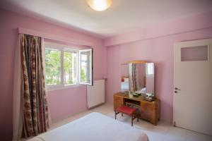 Loutraki home near the beach