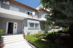 Loutraki home near the beach