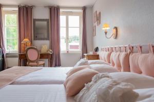 Hotels The Originals City, Hotel de la Balance, Montbeliard : photos des chambres