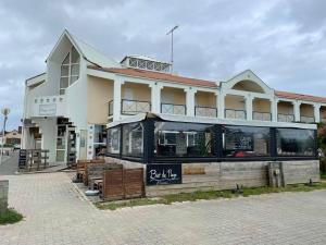 Appartements Superbe appartement renove avec acces direct plage : photos des chambres