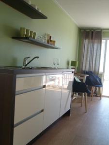 Luxe Strandhuisje op het strand van Wijk aan Zee met wifi