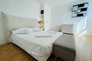 Appartements Bright apartment in a new building with garage : photos des chambres