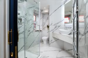 Relax in Super Size Copper Tub - 2 bedroom villa