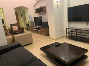 villa 4 bedrooms , 4 bathrooms, private heated pool ,access and view lagoon in el Gouna