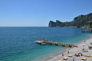 Two-Bedroom Apartment with Sea View room in Mimì sul Mare