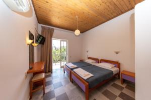 Manias Hotel Apartments