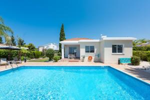 Villa Cassia by Ezoria Villas