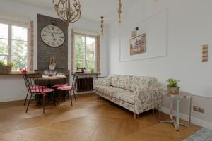 Apartment on the Warsaw Square by Noclegi Renters