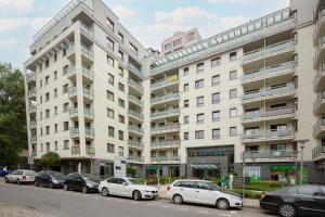 Apartments Warsaw Giełdowa 4 by Renters