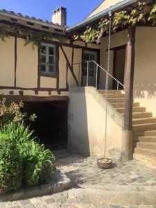 Maisons de vacances Courtyard Gite with very large shared pool : photos des chambres