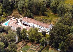 Maisons de vacances Courtyard Gite with very large shared pool : photos des chambres