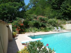 Maisons de vacances Courtyard Gite with very large shared pool : photos des chambres