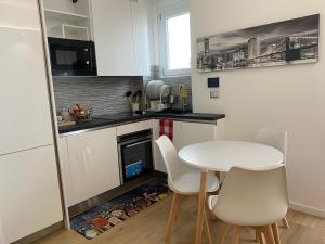 HOME LEOPARDI HUMANITAS , ASSAGO Forum, IEO INTERO APPARTAMENTO