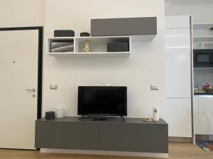 Home Leopardi HUMANITAS , Assago Forum, ieo INTERO APPARTAMENTO