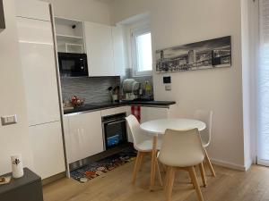 HOME LEOPARDI humanitas,forum,ieo INTERO APPARTAMENTO