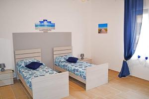 TERESA HOLIDAY img30