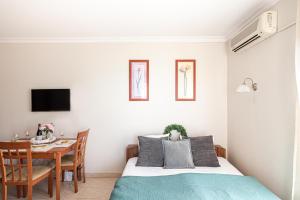 Lakeside Family Apartment