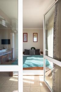 Lakeside Family Apartment