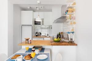 Cozy apartment next to the beach and Nerja center