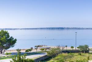 Apartment Vrsi at the Beach