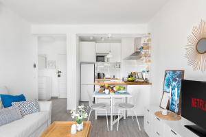 Cozy apartment next to the beach and Nerja center