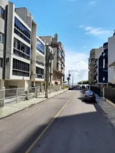 Apartamento amplo em meia praia - poucos metros do mar - 伊塔佩马