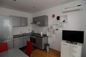 Family apartment and terrace with a sea view