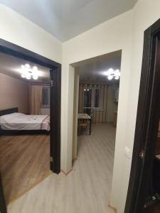 Арцеулова обласна лікарня, жд вокзал