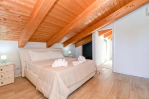 Rosa del Lago Apartment