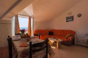 Apartments in Selce 39190