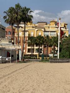 Atico 3 dormitorios en Primera Linea de Playa con vistas al mar Pleno Centro de Isla Canela
