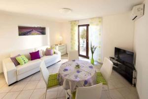 Apartment in Ravni - Istrien 8872