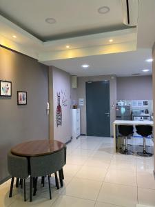 JY Vacation Home New & Modern Suite Infinity pool-Sutera Avenue