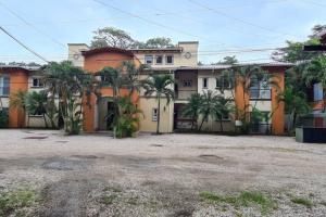 Jazmin Del Sol steps away from Playa Potrero !!