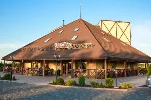 Chalet Hotel - 日托米尔