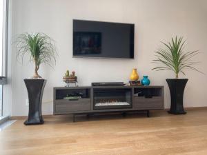 Yellow & Blue Apartment HP - Sur