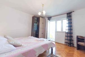 Apartment in Crikvenica 5466 