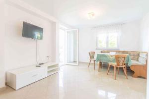 Apartment in Crikvenica 5466 
