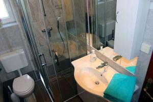 Three-Bedroom Apartment in Novi Vinodolski I