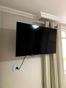 Unidade independente e confortável, em sobrado residencial no coração de Foz! TÉRREO e piscina compartilhada