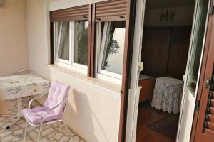 Spacious 2-room apartment with beautiful sea view