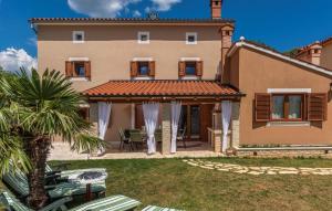 Holiday House Bepina