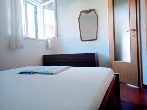 Harbour-side Apartment with Beautiful Terrace