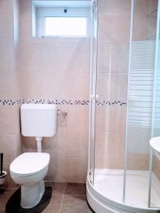 Harbour-side Apartment with Beautiful Terrace