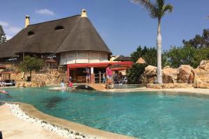 ELEGANTE DÚPLEX EN DESERT SPRINGS GOLF RESORT