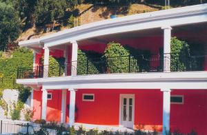 Nikas Villa Orange Apartments