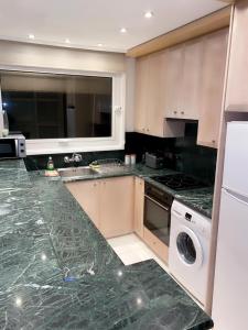 Larnaca Room, 50m to the Finikoudes beach