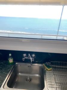 Larnaca Room, 50m to the Finikoudes beach